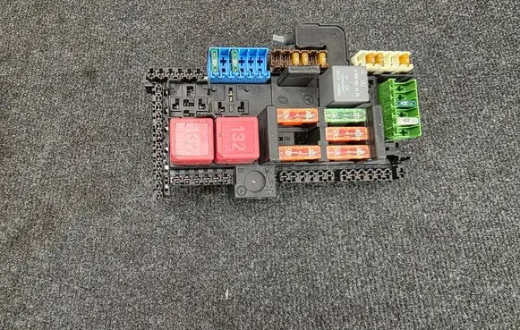 Mercedes-Benz C W205 Fuse module A2059068501 529881F08 173111952