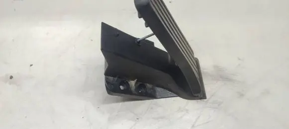 Mercedes-Benz C W204 Accelerator throttle pedal A2043000004