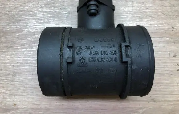 Porsche Cayenne (9PA) Mass air flow meter 0281002435 057906461C