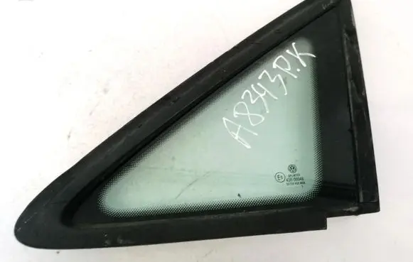 Volkswagen Touran I Front triangle window/glass 