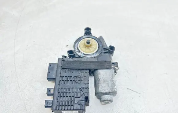 Citroen C4 Grand Picasso Front door window regulator motor 400965D