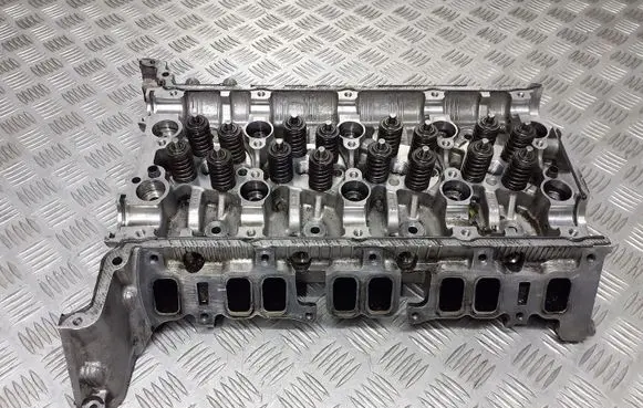Ford Mondeo Mk III Engine head 1C1Q-6090-AC