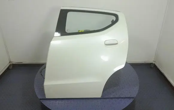 Nissan Pixo Rear door