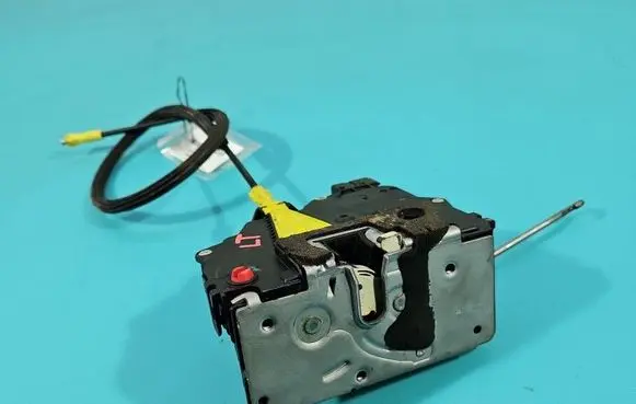 Opel Meriva B Rear door lock 13279836 IMPRK1608792