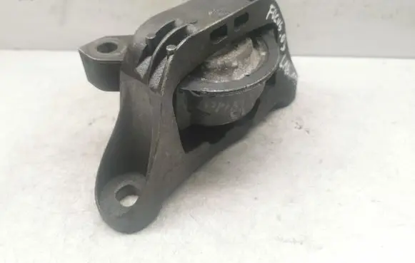 Ford Focus Engine mount bracket 1M516F012