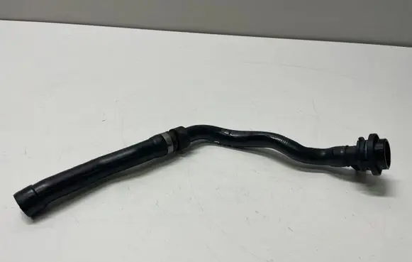 Mercedes-Benz C W205 Breather hose/pipe A6510105811