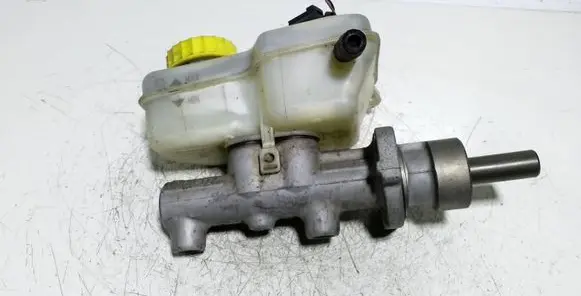 Skoda Fabia Mk1 (6Y) Master brake cylinder X5617