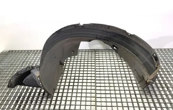Front wheel arch liner splash guards