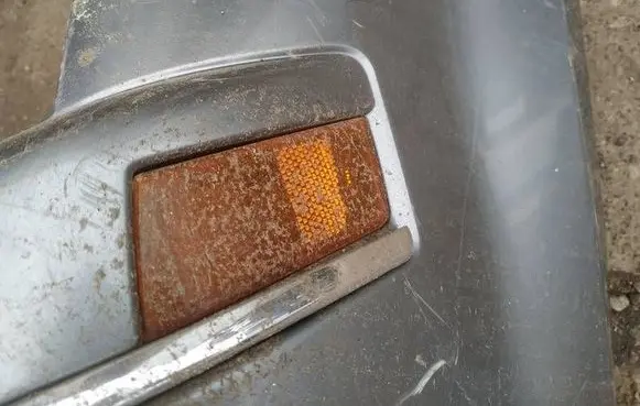 Chrysler 300 - 300C Front reflector 