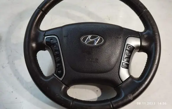 Hyundai Santa Fe Steering wheel