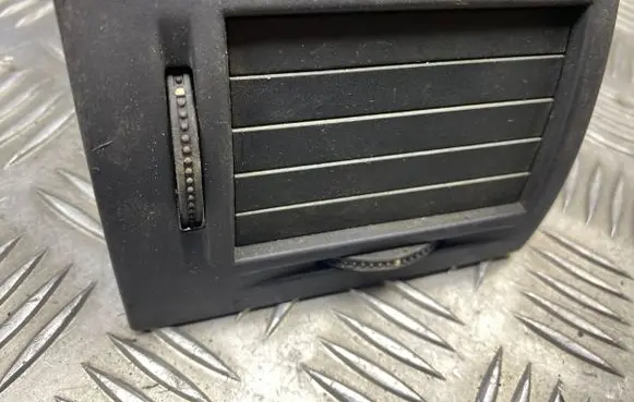 Opel Meriva A Dash center air vent grill 464652911 274002
