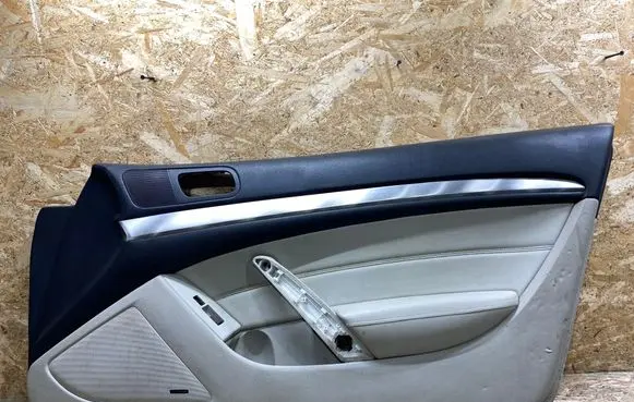 Infiniti G37 Front door card panel trim