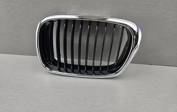 Front bumper upper radiator grill