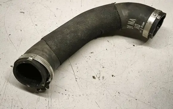 Porsche Cayenne (9Y0 9Y3) Intercooler hose/pipe 4M0145738AE