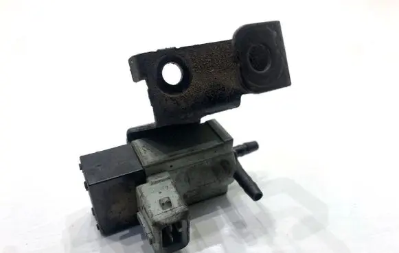 Hyundai Santa Fe Fuel pressure regulator 351202A450