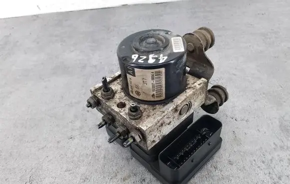 Skoda Octavia Mk2 (1Z) ABS Pump 