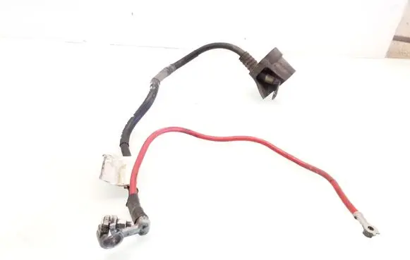 Volkswagen Touran I Positive cable (battery)