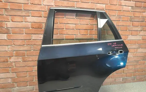 BMW X5 E70 Rear door 7261481