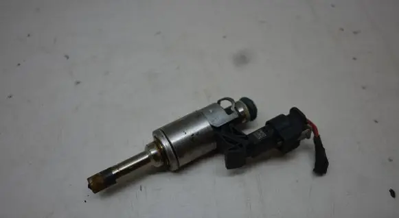 Audi A3 S3 8V Fuel injector 04E906036Q