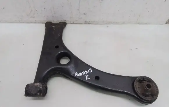 Toyota Avensis T250 Front lower control arm/wishbone