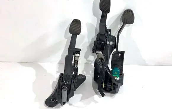Renault Clio V Pedal assembly 
