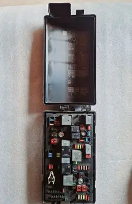 Chevrolet Camaro Fuse box set 20967780