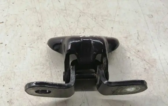 Toyota Verso Front door lower hinge 6874002050