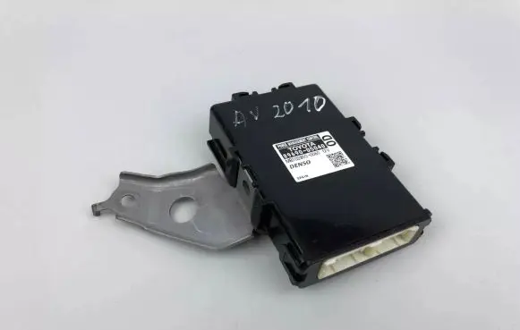 Toyota Avensis T270 Other control units/modules 8969005040