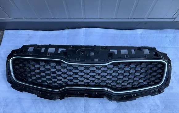 KIA Sportage Front bumper upper radiator grill 86352F1010