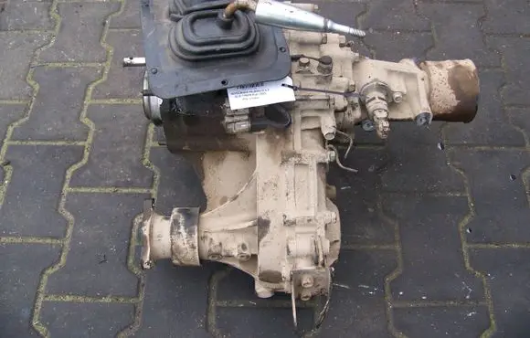 Mitsubishi Pajero Sport I Rear gearbox reducer/haldex oil pump 