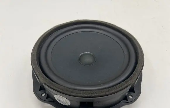 Audi Q3 F3 Front door speaker 83A035415 02756 20181222
