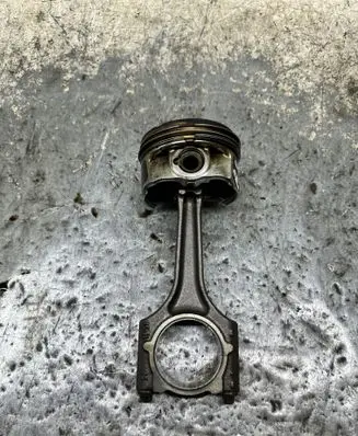 Audi A3 S3 8P Piston with connecting rod 