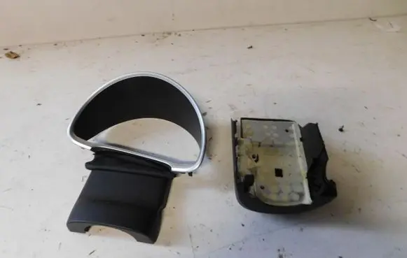 Volkswagen Beetle A5 Steering wheel column trim