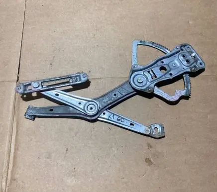Mercedes-Benz C W202 Front door manual window regulator 