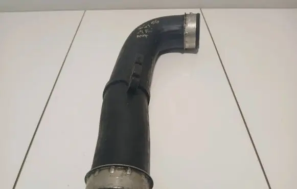 Volkswagen Golf Plus Intercooler hose/pipe
