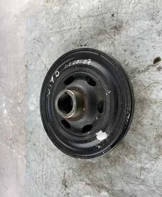 Mercedes-Benz Vito Viano W639 Crankshaft pulley A6110300503