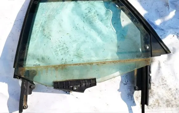 Audi 80 90 B3 Rear door window/glass frame 