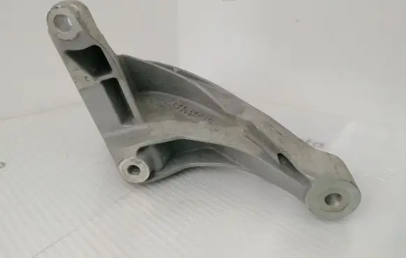 Audi A6 C7 Engine mounting bracket 4G0199307F
