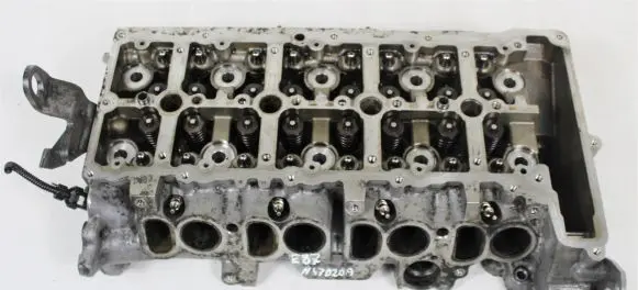 BMW X3 E83 Engine head 7797678