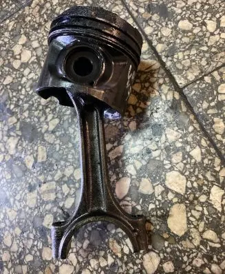 Volvo V70 Piston with connecting rod 81L79