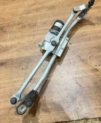 BMW 1 E81 E87 Front wiper linkage and motor 4877155