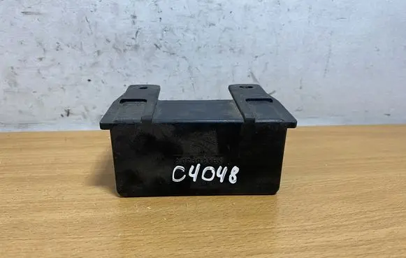 Mercedes-Benz E W210 Glow plug pre-heat relay 0255452832 C4048