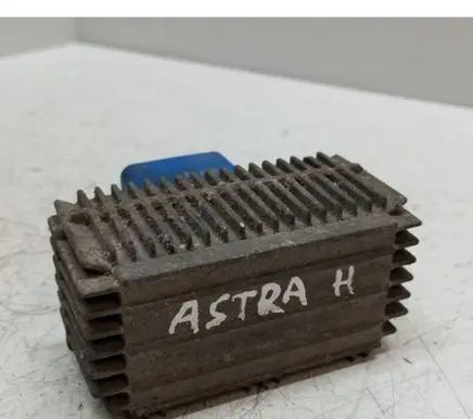 Opel Astra H Glow plug pre-heat relay 55353011 51299014B
