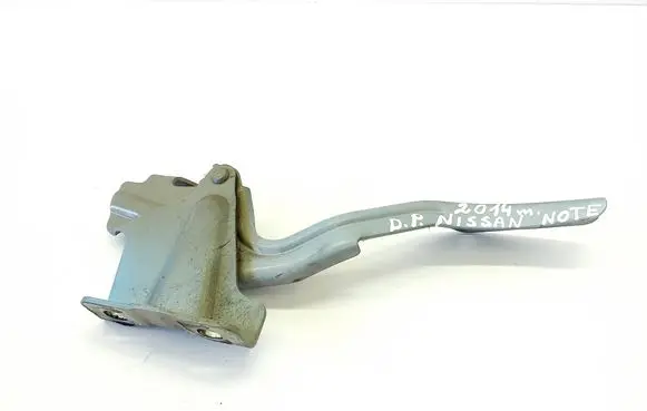 Engine bonnet/hood hinges
