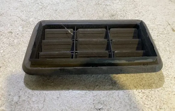 Dodge Challenger Quarter panel pressure vent 05058636A