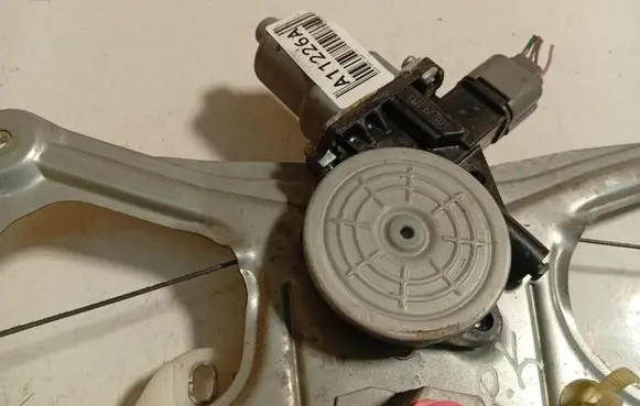 Honda Civic Front door window regulator motor 