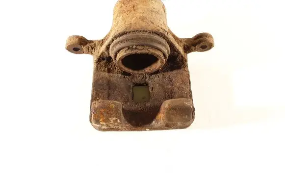 Nissan Patrol Y61 Rear brake caliper