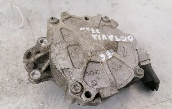 Skoda Octavia Mk2 (1Z) Vacuum pump 03L145100G