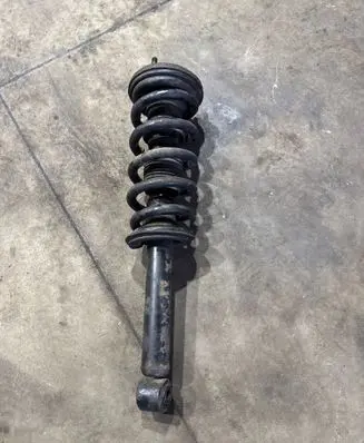 Mitsubishi Shogun Front shock absorber with coil spring 4062A024