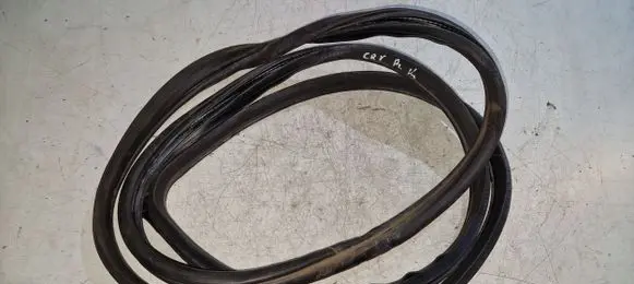 Honda CR-V Front door rubber seal 